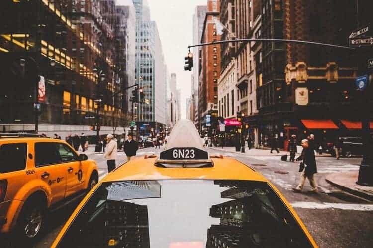 5 Benefits of Using a Taxi Service