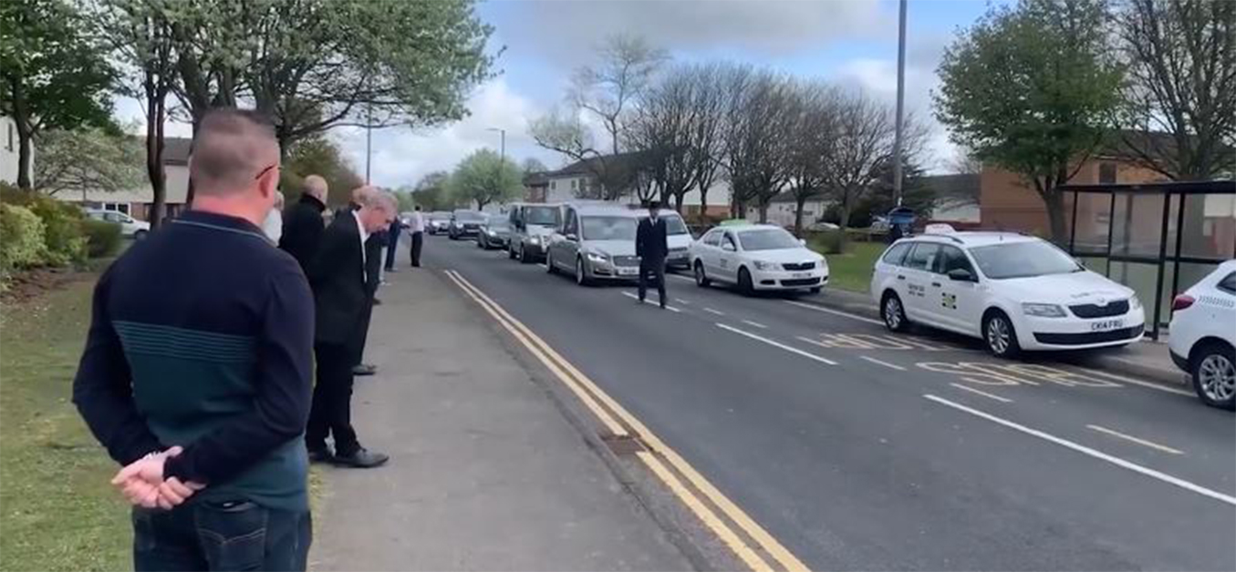 Convoy of taxi drivers turn out to pay thir final respects to a Peterlee cabbie that died of COVID-19