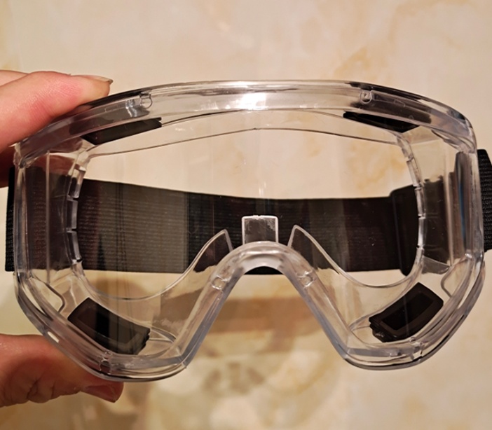 Fully Enclosed Safety Goggles with Anti-Fog Air Vents