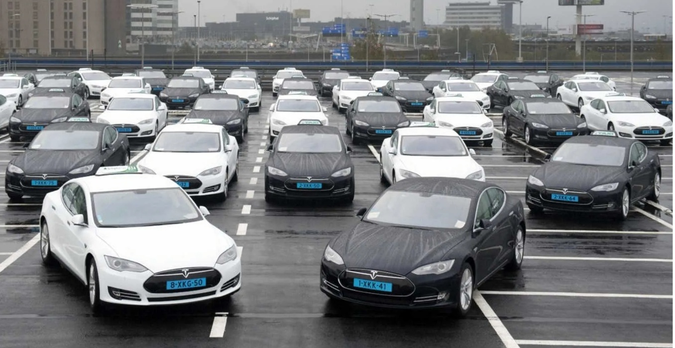 Dutch Taxi Company Sues Tesla For €1.3 Million Due To Defective Cars