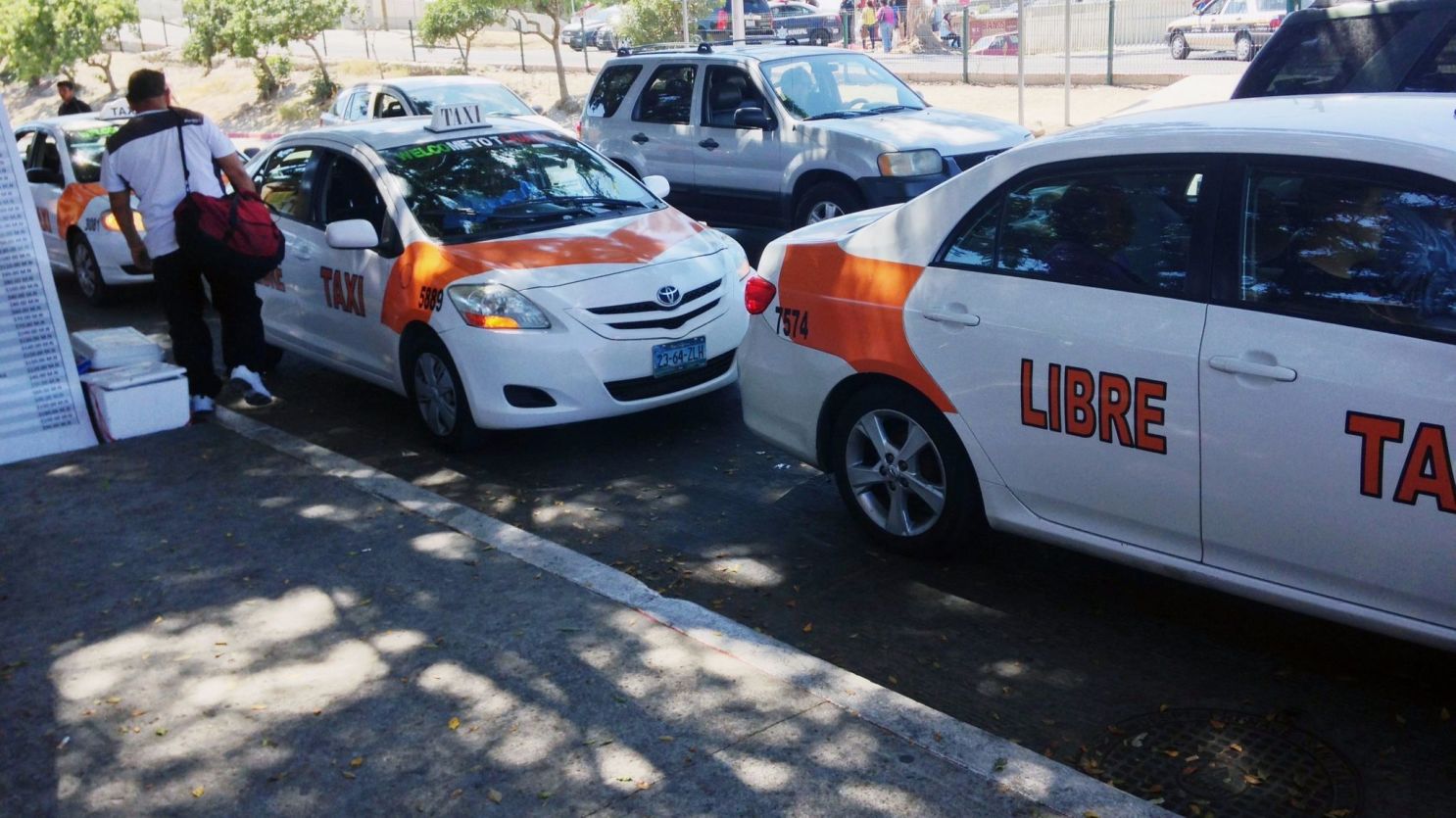 KTA News - Facemasks now mandatory when hailing a taxi in Tijuana