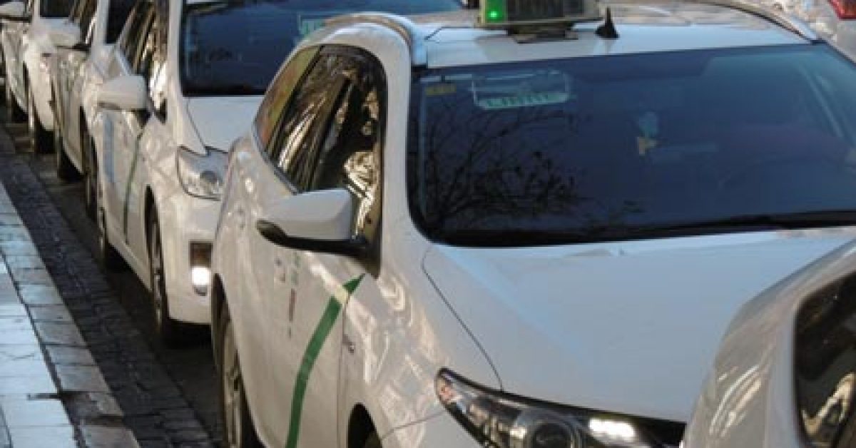 KTA News - Andalusia's taxi drivers make their services more competitive to compete with Uber and Cabify