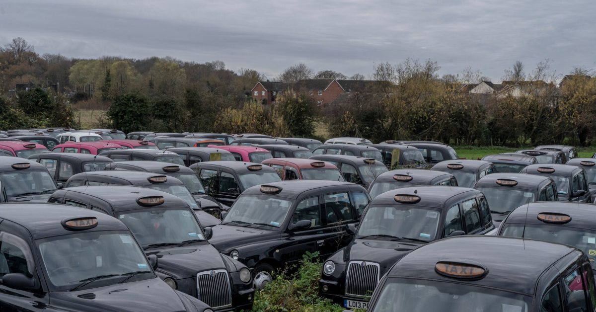 KTA News - London’s taxi drivers, confronted with deserted streets, are turning in their rented black cabs