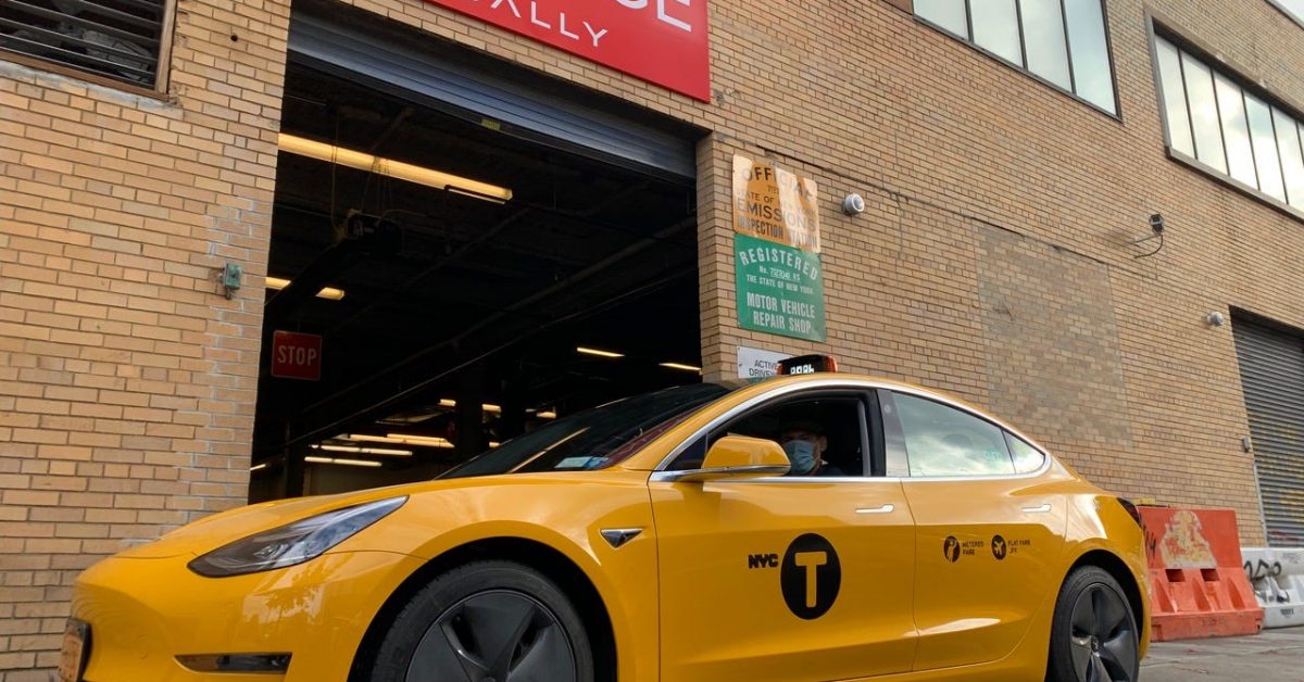 KTA Vlogs -The First Tesla Taxi In Nyc Just Hit The Streets As The City's Only2
