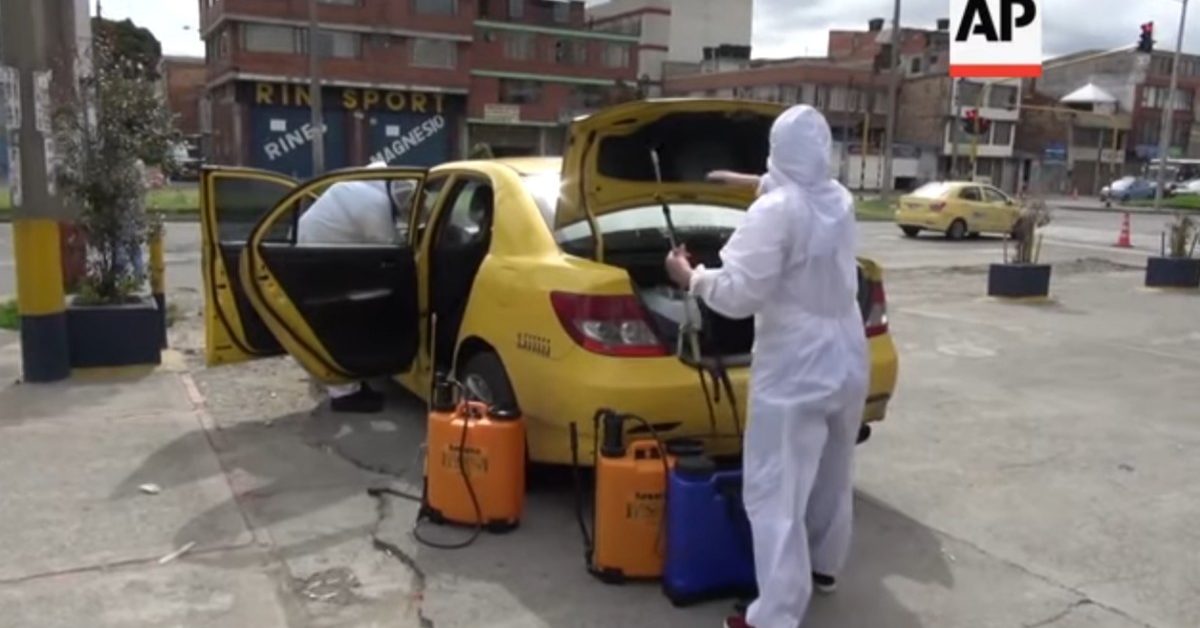 Taxi drivers become a disinfection squad in Colombia