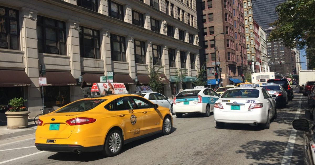Steep drop in business for Chicago taxi drivers during COVID-19 pandemic